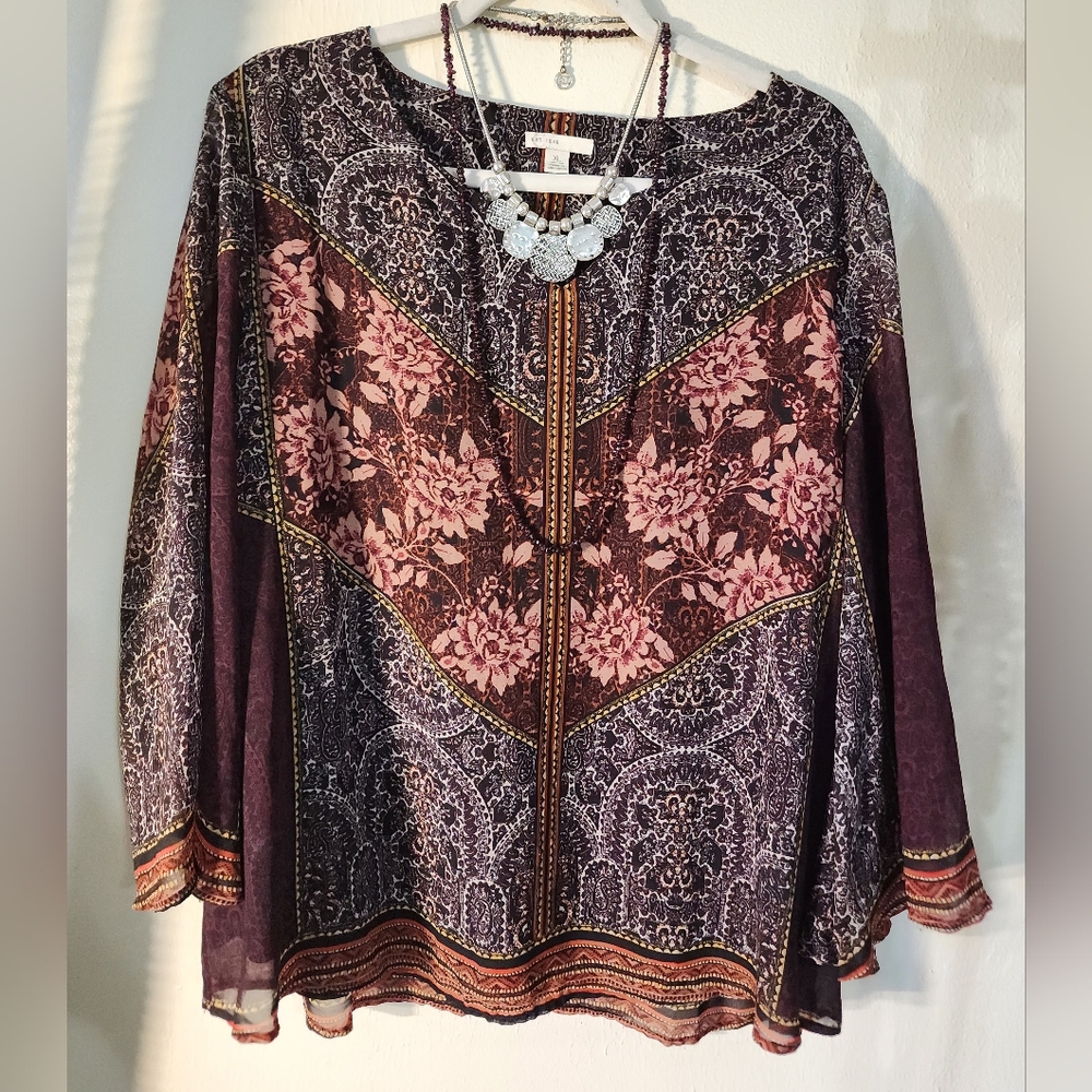 Red and Black Graphic 3/4 Sleeve Tunic Blouse